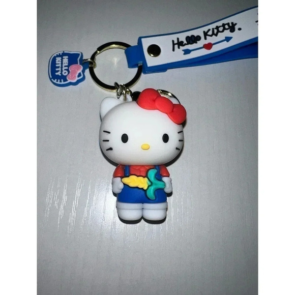 New Hello Kitty keychain - Picture 1 of 3